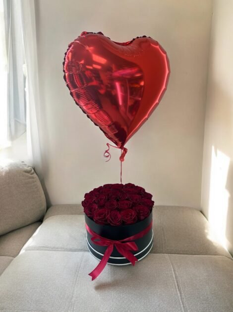 Luxury roses in the box