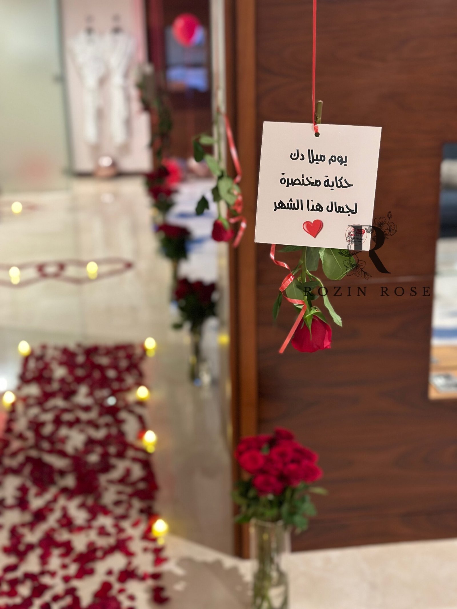 👑 Royal Palace Hotel Room Decoration Package - الصورة 6