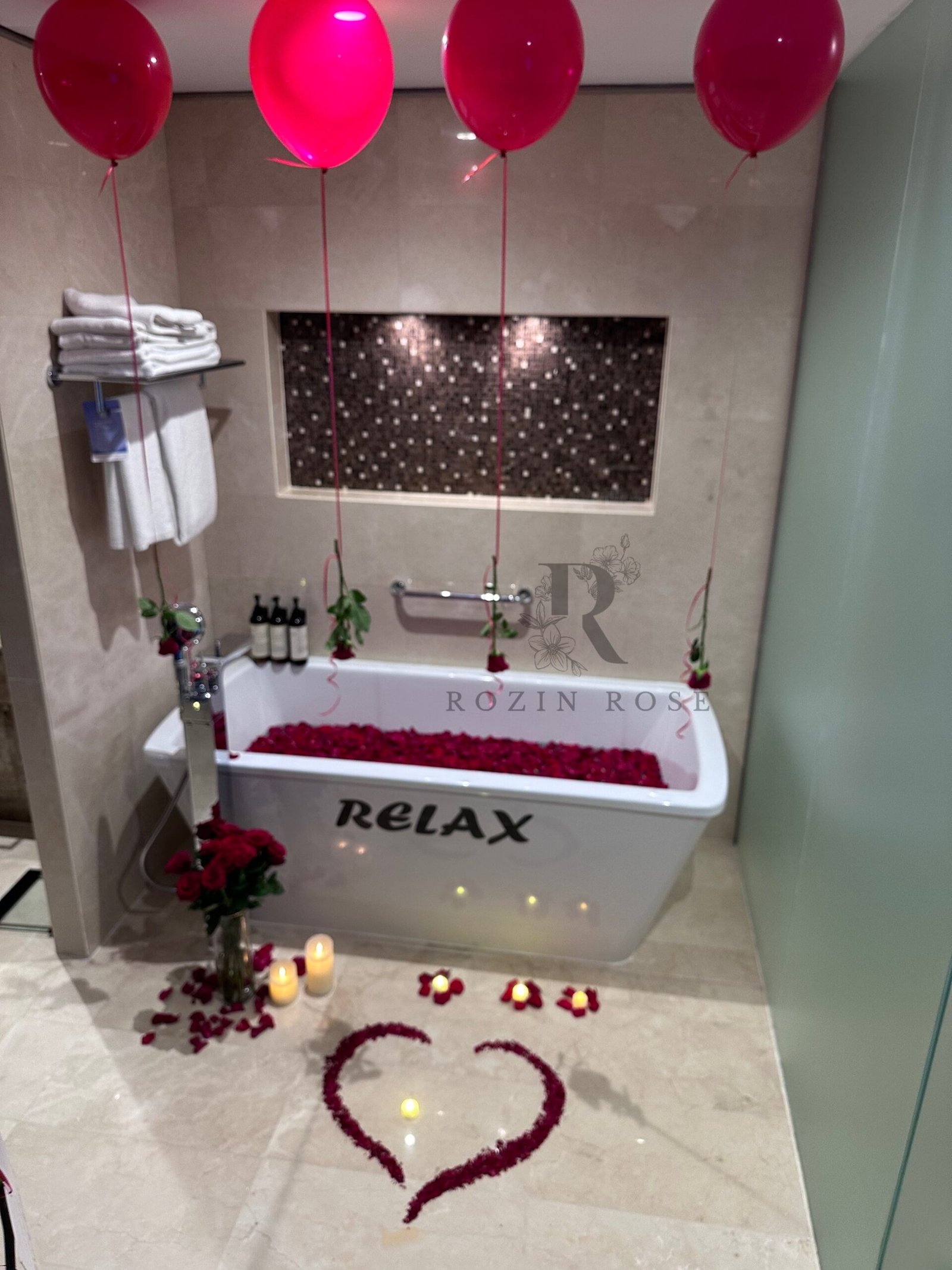 👑 Royal Palace Hotel Room Decoration Package - الصورة 5