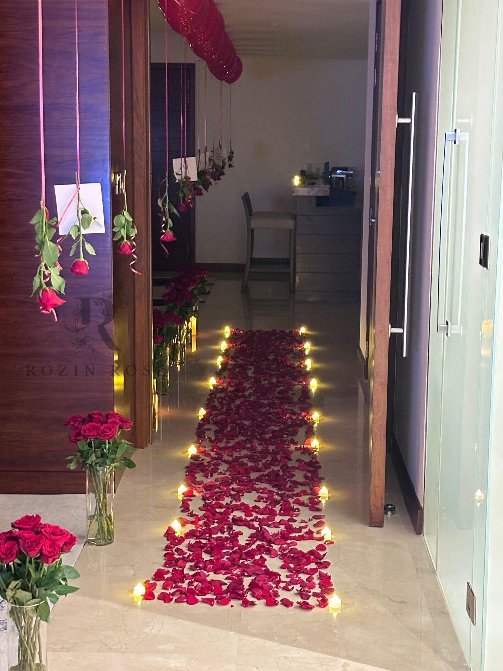 👑 Royal Palace Hotel Room Decoration Package - الصورة 2