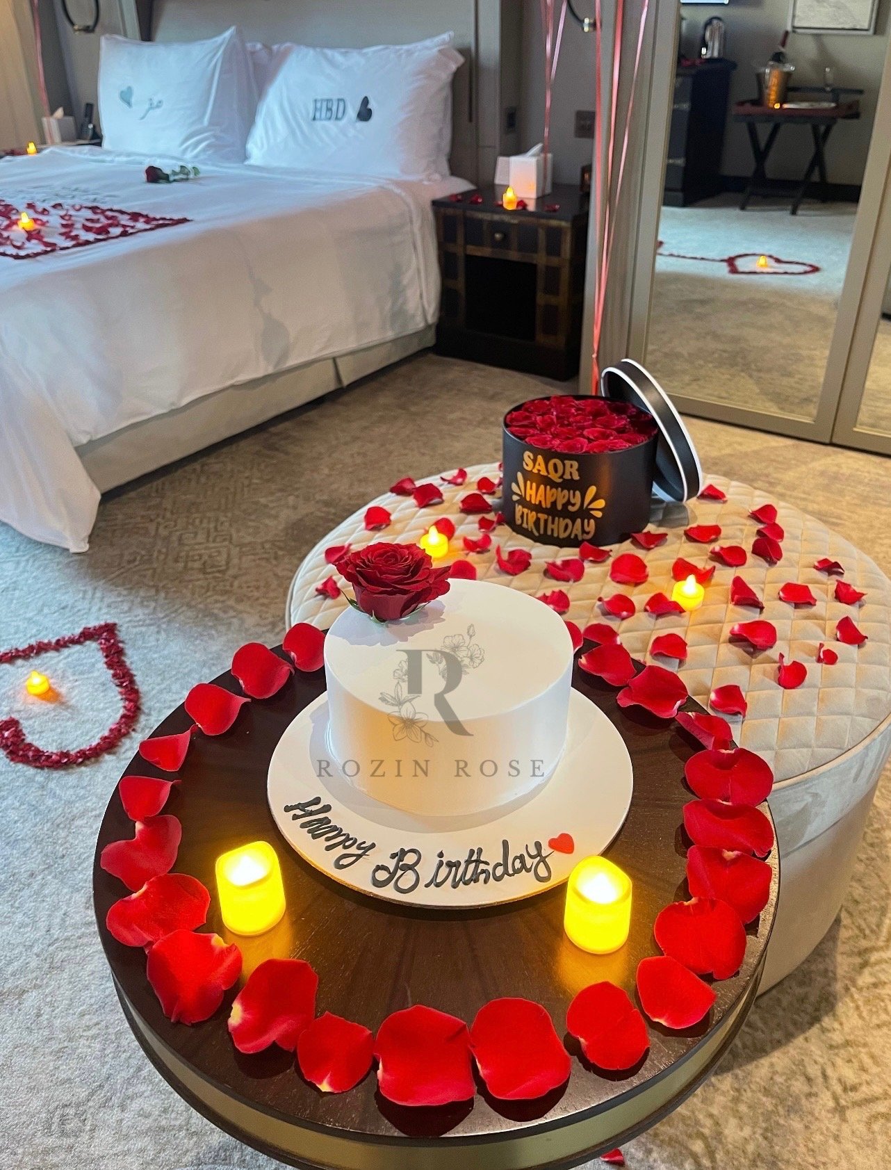 Luxury Birthday Hotel Room Arrangement - الصورة 6