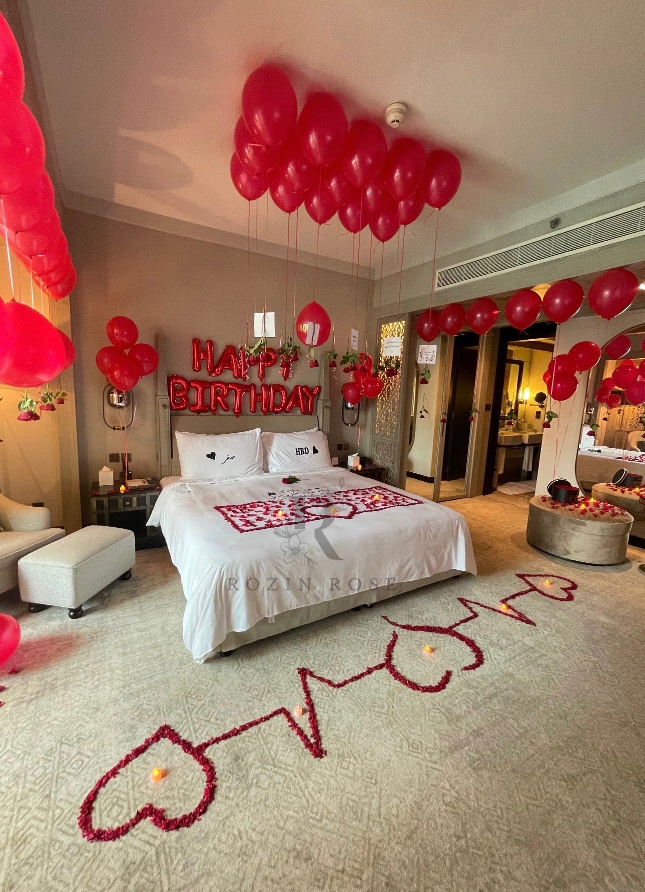 Luxury Birthday Hotel Room Arrangement - الصورة 2