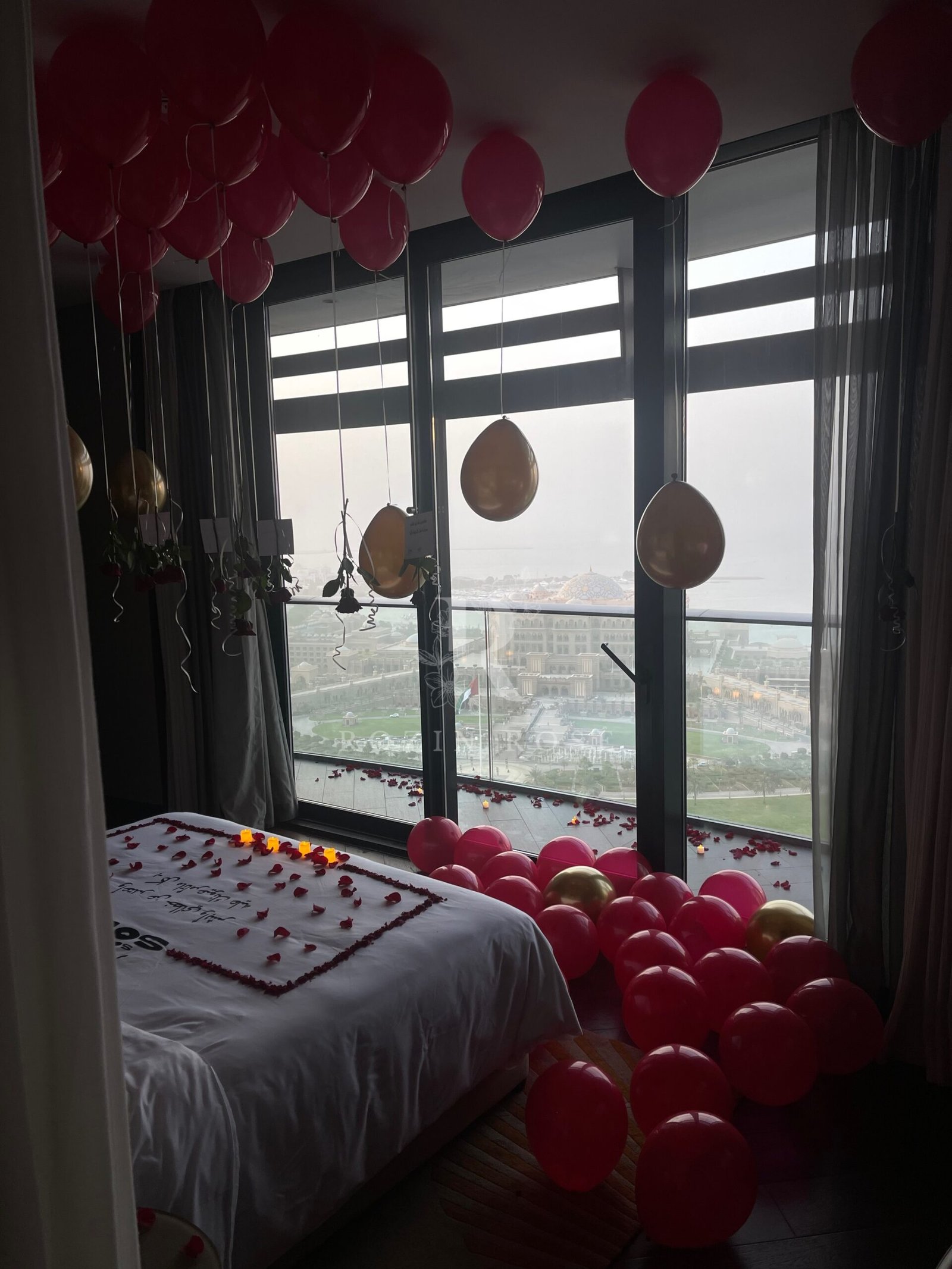 A Room Filled with Love & Apology - الصورة 5