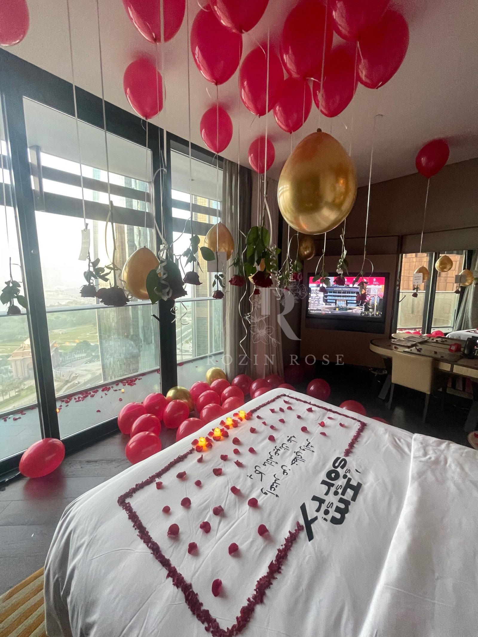 A Room Filled with Love & Apology - الصورة 4