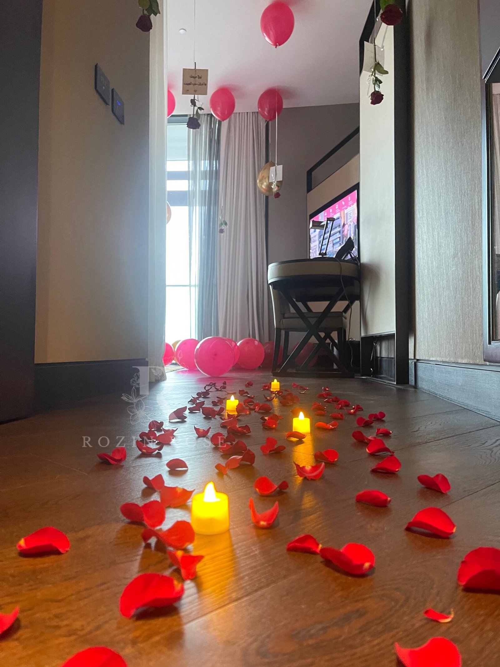 A Room Filled with Love & Apology - الصورة 2