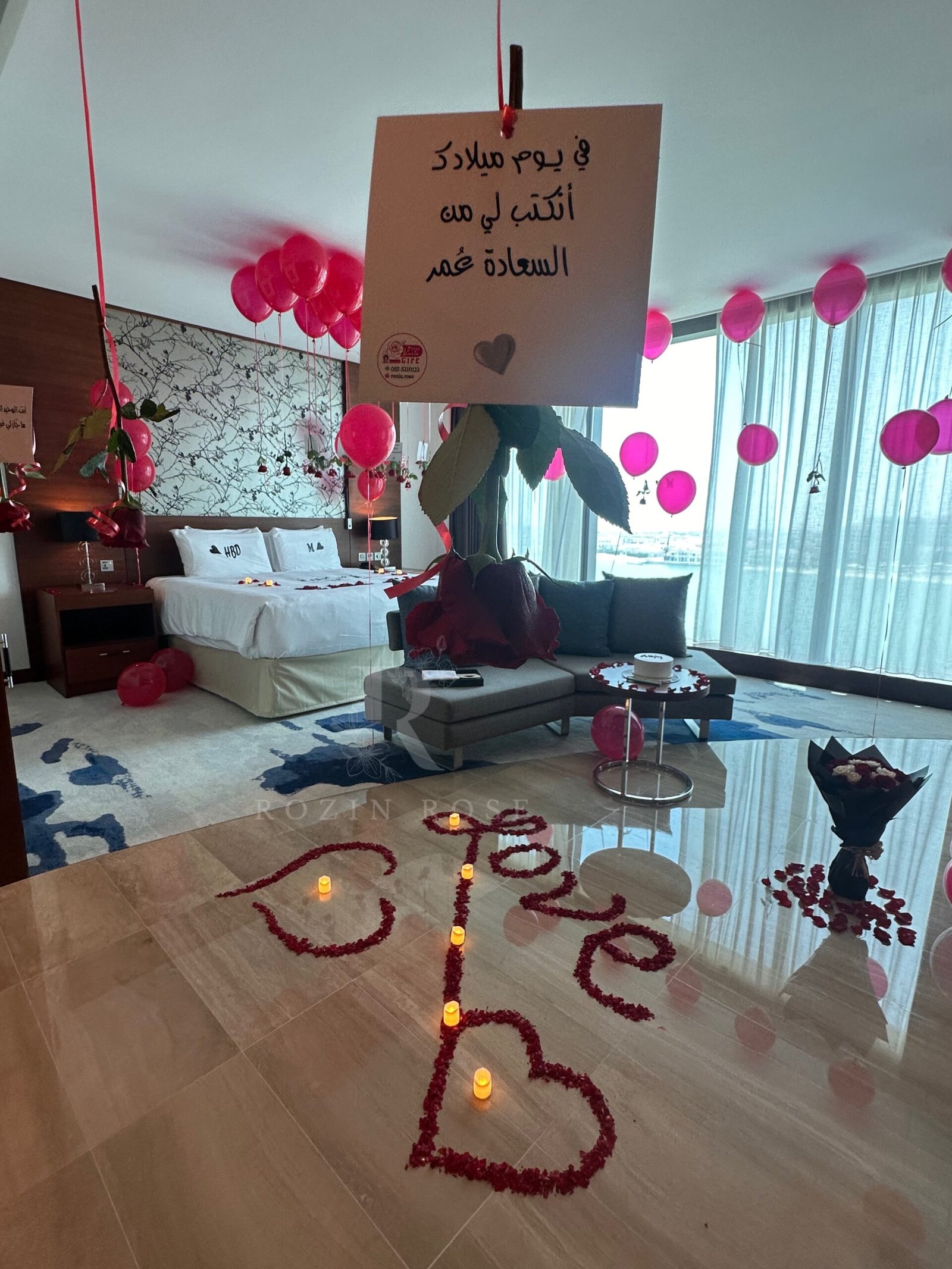 Room decoration at Fairmont Bab Al Bahr Hotel - الصورة 3